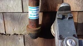 Heating oil fuel delivery connection